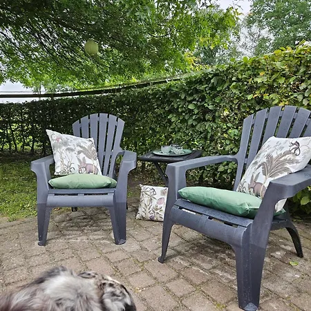 Holiday home Kleines Luettje Backhuus 35516 Uplengen